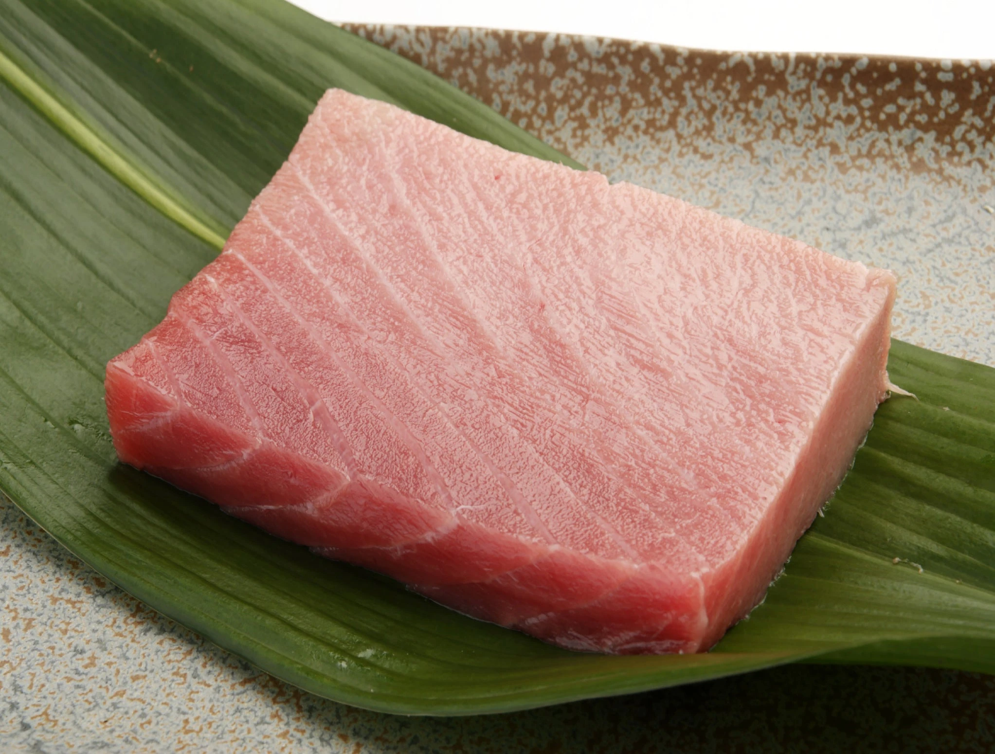 fresh-bluefin-tuna-chu-toro-sashimi-quality-0-4lbs_0.jpg