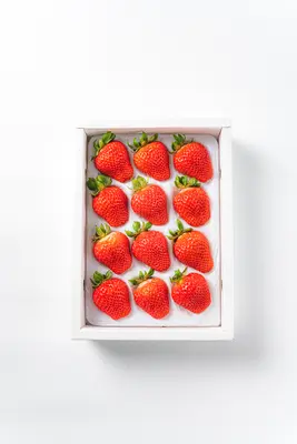 japanese-strawberry-miyabi-400g-gift-box_2.jpg