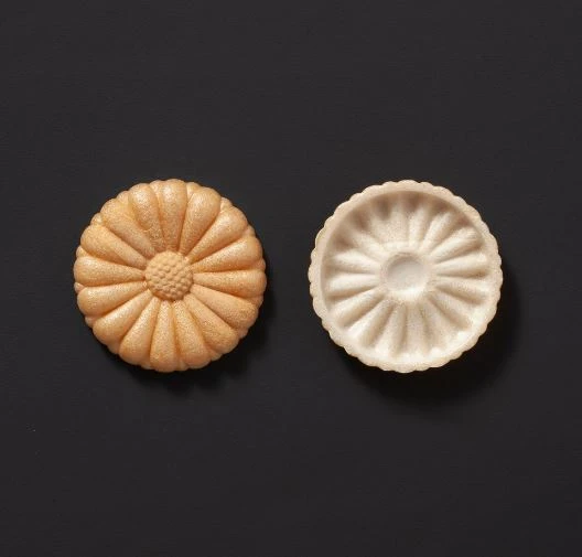 japanese-wagashi-monaka-shells-chrysanthemum-100-sets_1.JPG