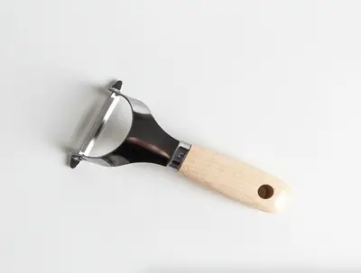 Japanese Wood Handle Peeler (Japanese Wood Handle Peeler)
